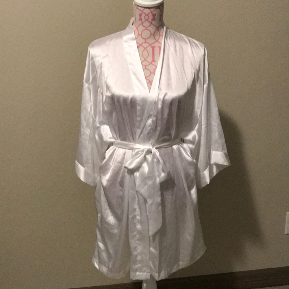 Victoria Secret Bride Day Robe. - Picture 3 of 3